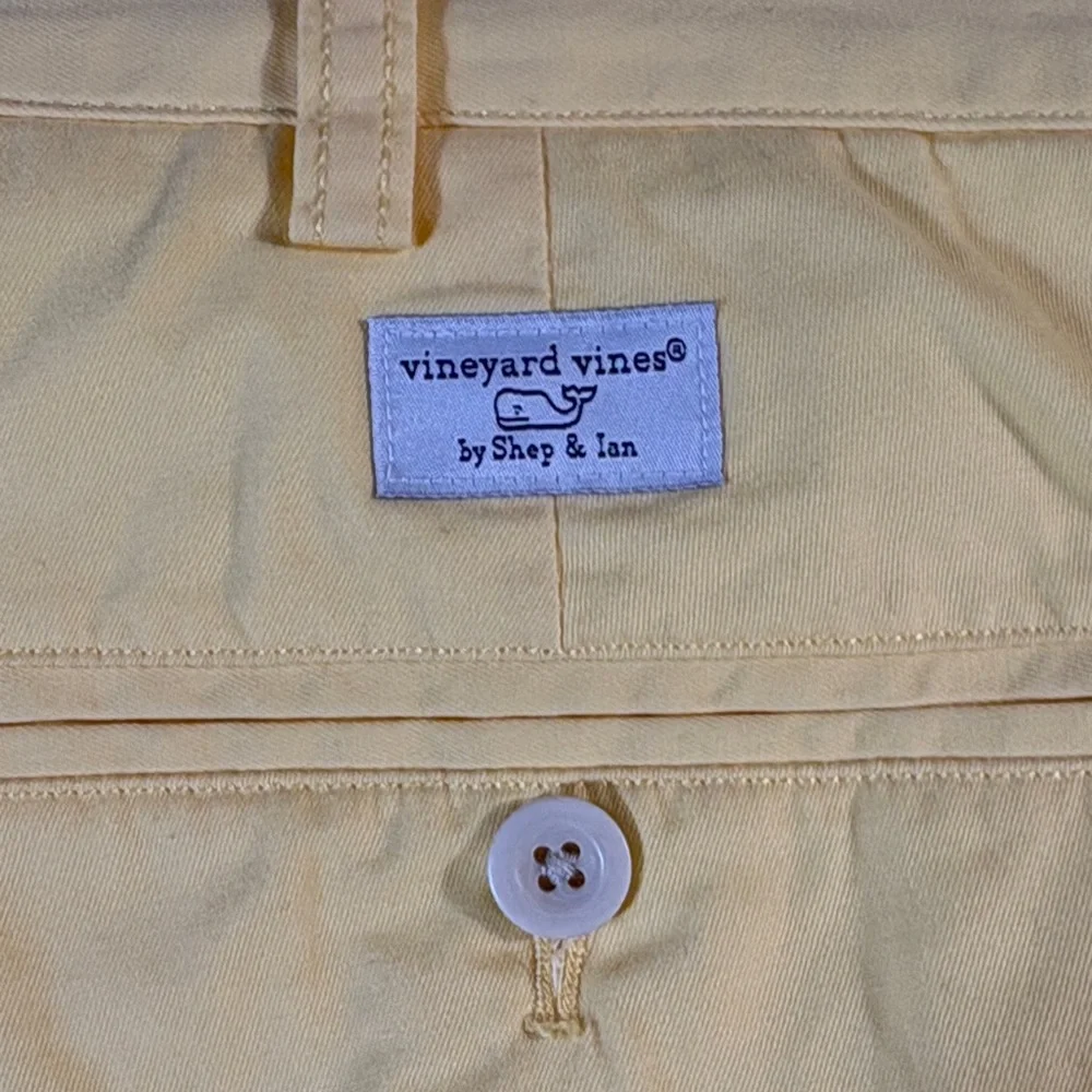 Vineyard Vines Mens Club Shorts Sz 42 Yellow Flat Front Chino Golf Preppy Summer